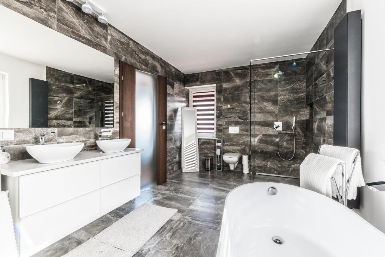 Villa House Poznan * Sauna * Dış mekan fotoğraf